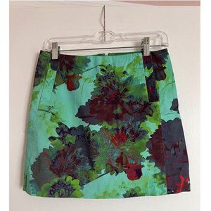 J. CREW beautiful flowery mini skirt. Size 0 but runs bigger, more like Small.